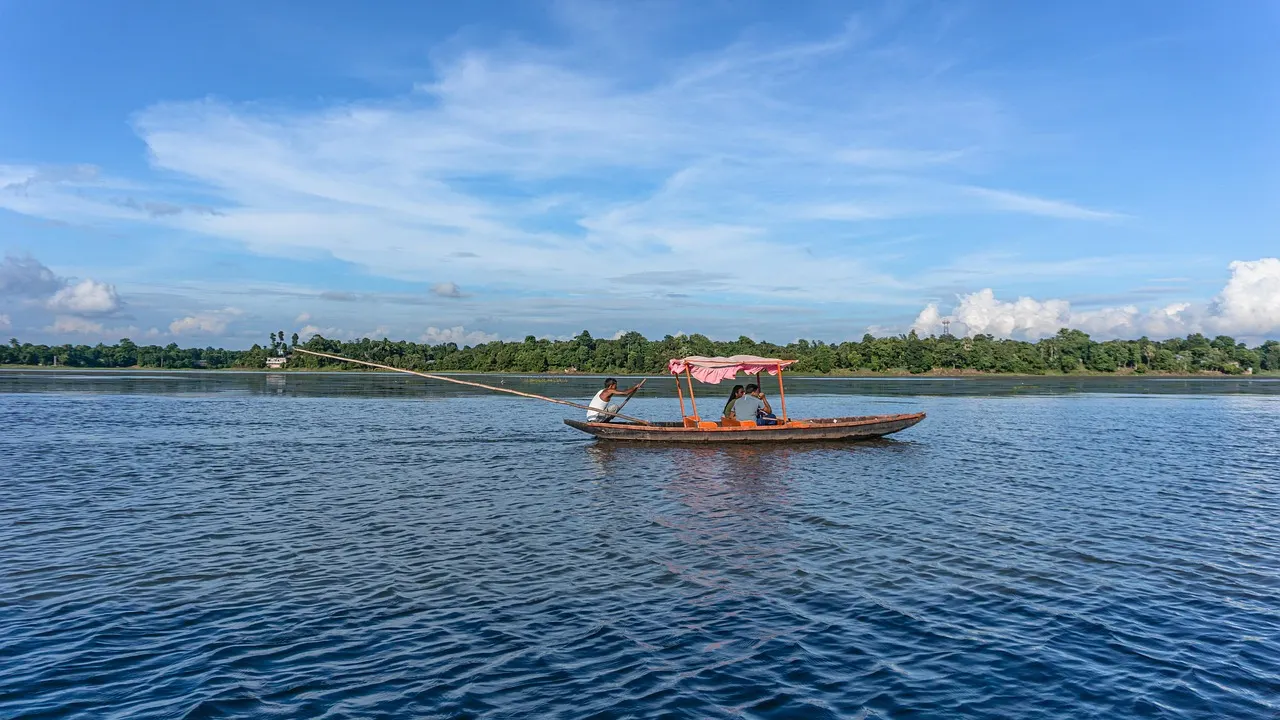 Boat – Mizoram and Tripura Travel Guide: Aizawl, Unakoti, Neermahal and Ujjayanta Palace