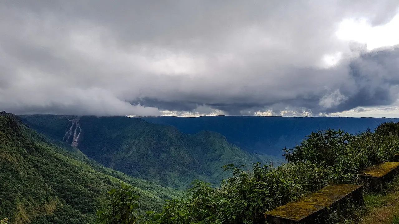 Meghalaya Travel Guide: Shillong, Sohra (Cherrapunji), Dawki and Living Root Bridges – photo 1